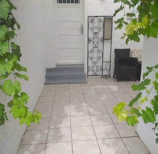 Les Micocouliers - Spacieuse Maison,4chambres ,avec Jardin- Parking -wifi * Безье